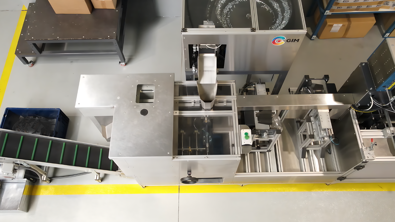 Automatyczny system pakujący elementy w worki z zawieszką EURO Worki z zawieszką EURO automatycznie pakowane przez maszynę