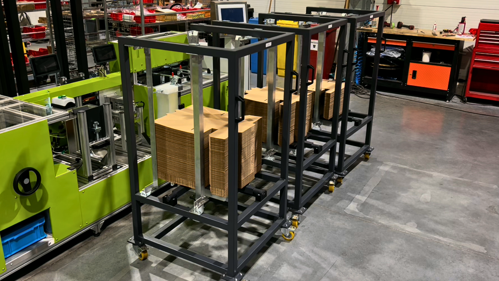 Wymienne wózki z wykrojami kartonów do kartoniarki automatycznej Kartoniarka automatyczna - Wymienne wózki z wykrojami kartonów