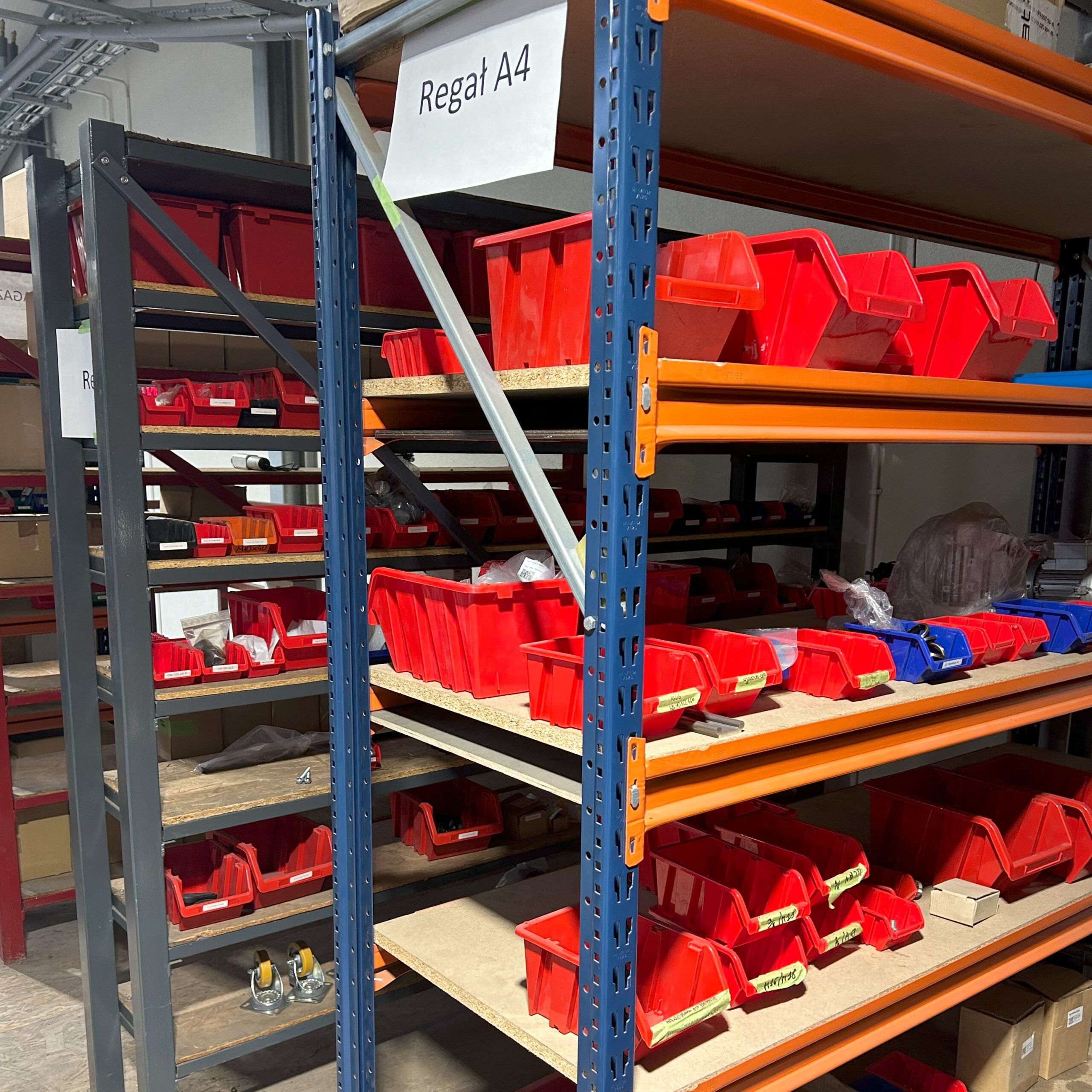 Magazyn części produkcyjnych - główny magazyn GIM Magazyn części produkcyjnych - główny magazyn GIM