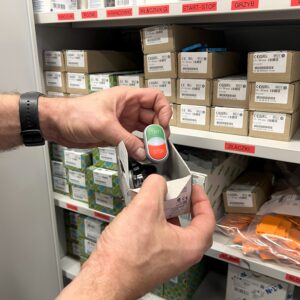 Przyciski do panelu operatorskiego to jedne z podstawowych elementów w magazynie części automatyki Przyciski do panelu operatorskiego to jedne z podstawowych elementów w magazynie części automatyki