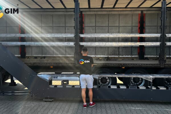 Zakup maszyny w GIM oznacza montaż i uruchomienie urządzenia zawarte w cenie